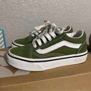 Kids Green and White Old Skool Lace up Vans